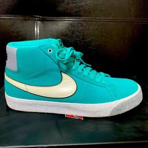 Nike SB blazer “Hyper Jade”